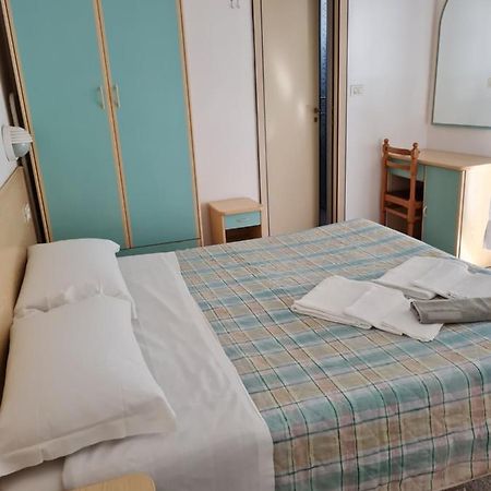 Hotel Marconi Miramare Rimini Exteriör bild