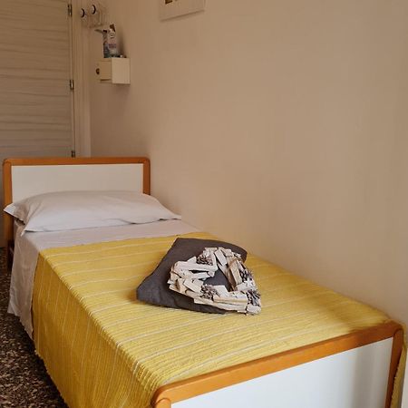 Hotel Marconi Miramare Rimini Exteriör bild