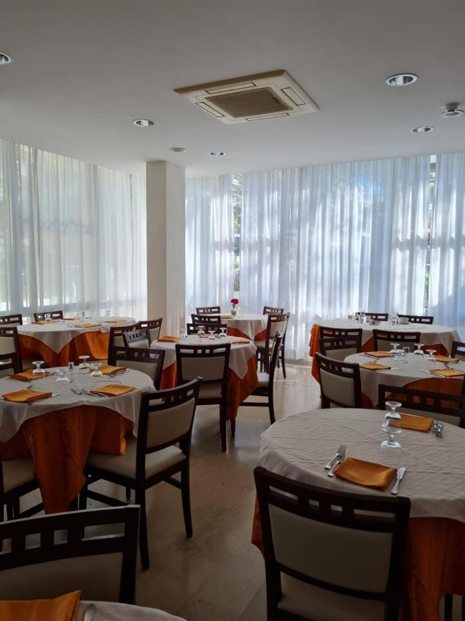 Hotel Marconi Miramare Rimini Exteriör bild