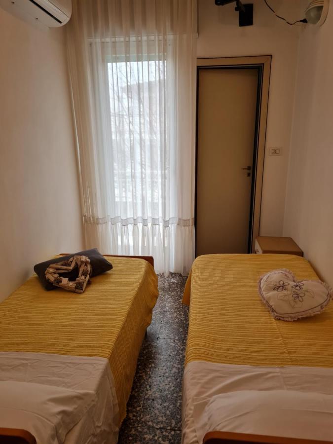 Hotel Marconi Miramare Rimini Exteriör bild