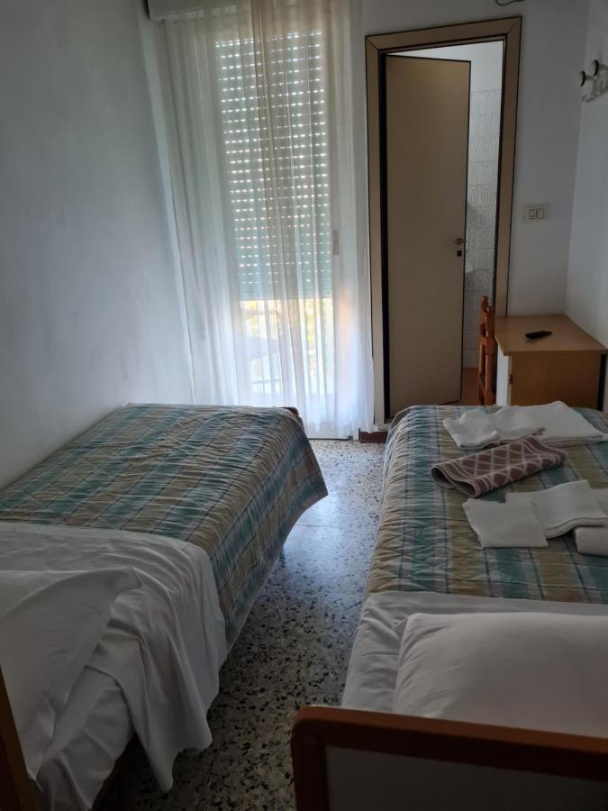 Hotel Marconi Miramare Rimini Exteriör bild