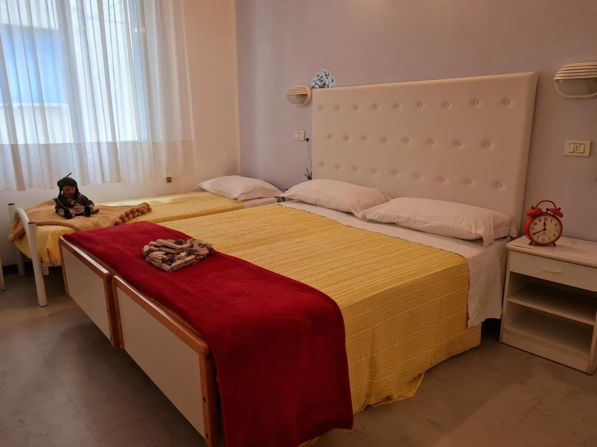 Hotel Marconi Miramare Rimini Exteriör bild
